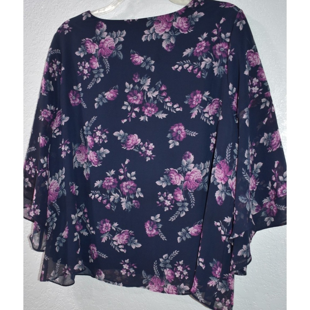 Lane Bryant Top 18/20 Navy Floral Lined V-Neck Ruffle Flutter Sleeve Lightweight - Picture 8 of 16